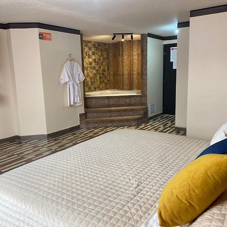 Hostal Guayllabamba Кито Екстериор снимка