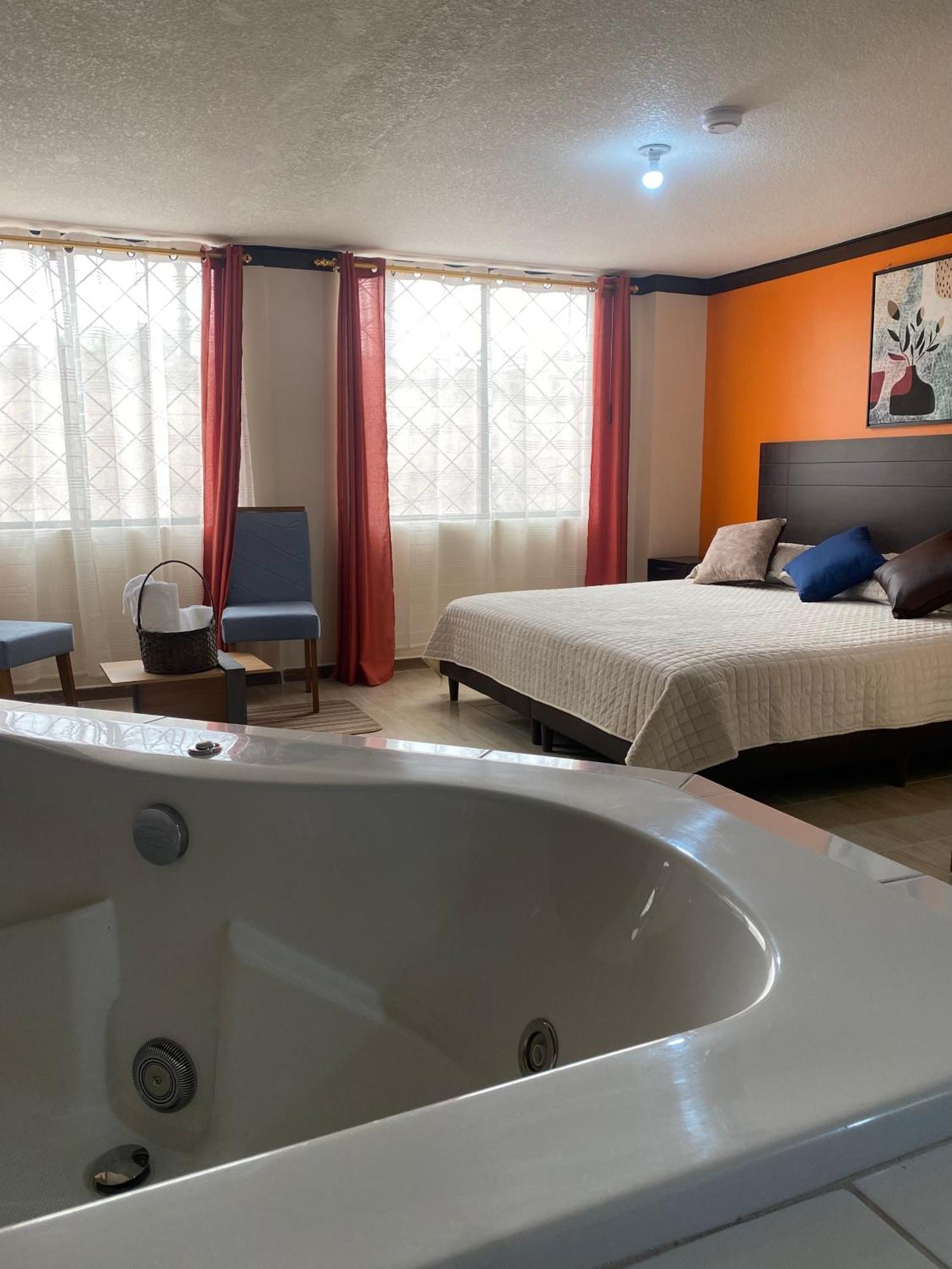 Hostal Guayllabamba Кито Екстериор снимка